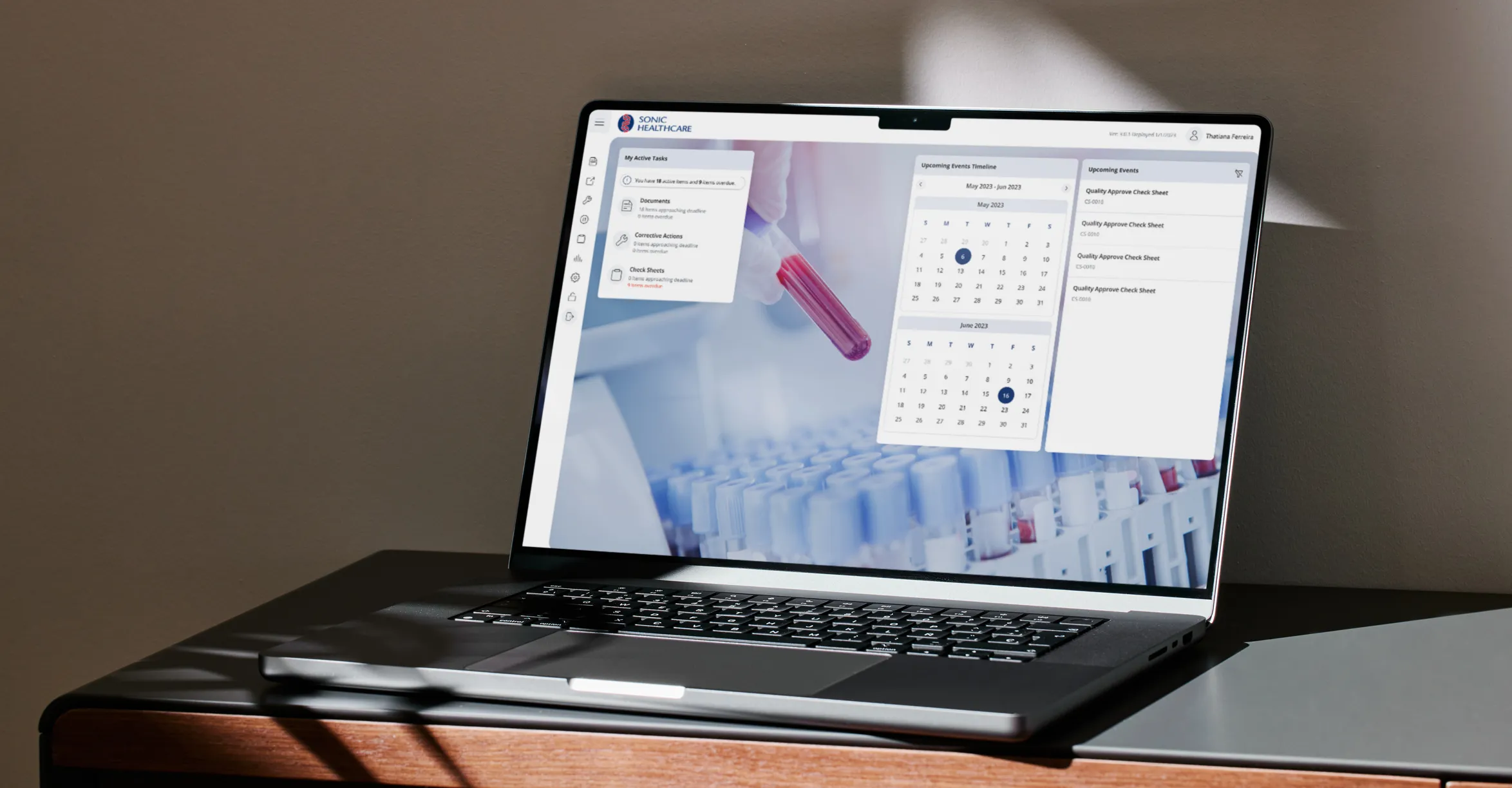 <p data-pm-slice="1 1 []">Creating a <strong>modern design</strong> for Smart Lab, built to adapt.</p>